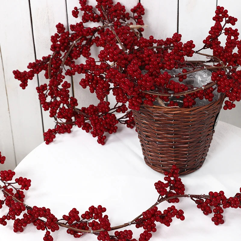 BerryLux Weihnachtsgirlande mit Roten Beeren | 1 Stück | Künstliche Beerenranke für Tisch, Kamin & Türdeko | Edle Winter- & Weihnachtsdekoration