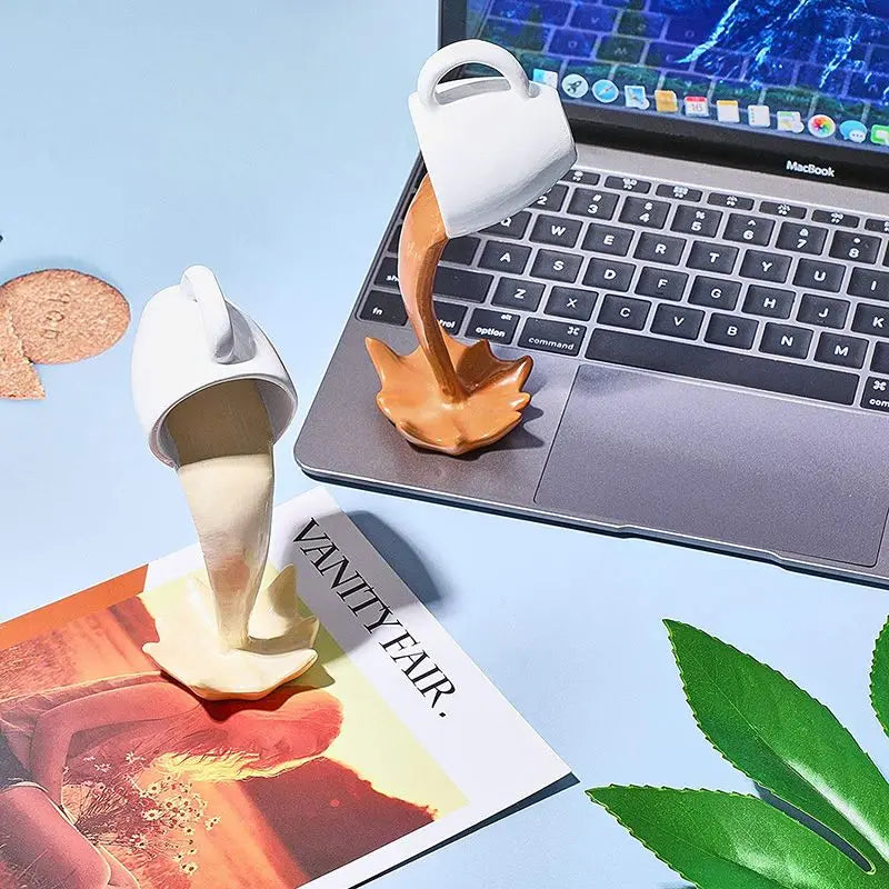 Schwebende Kaffeetassen Skulptur | Magischer Gieß-Effekt | Kreative Tisch- & Küchendeko