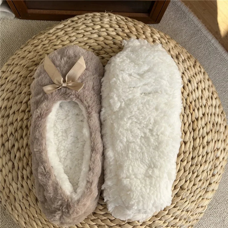 Ameluna | Winter-Hausschuhe Damen | Flauschig & Warm | Rutschfest mit Herz-Design | Kuschelige Plüsch Pantoffeln für Zuhause