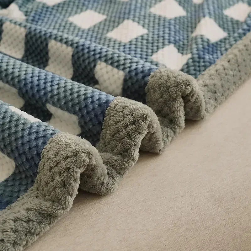 Chenilla | Strickdecke aus Chenille-Garn | Weich & Kuschelig | Handgestrickter Look