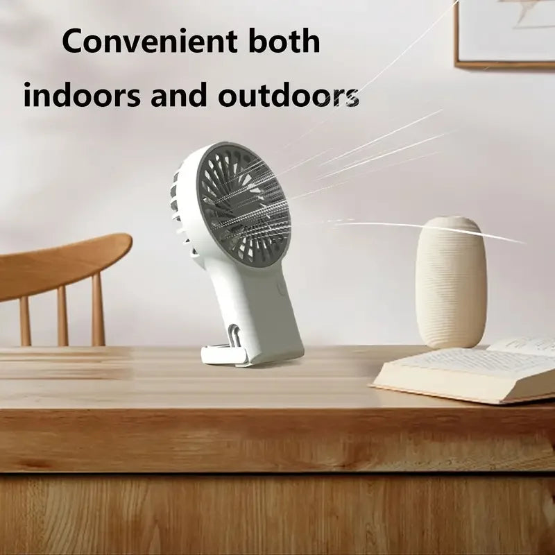 BreezeeGo MinQi Ventilator mit Karabiner | USB Aufladbar & Faltbar | Leise & Tragbar | Für Reise, Büro & Zuhause