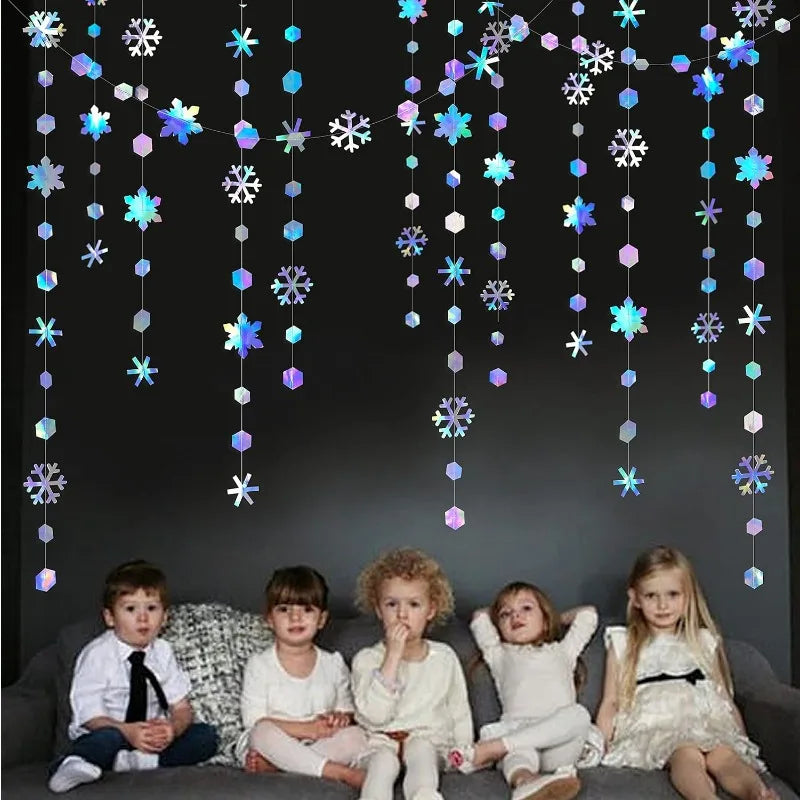 Schneeflocken Girlande FrostGleam | 4 m Holografische Winterdeko | Irideszierendes Schneeflocken-Banner für Weihnachten, Hochzeit & Party