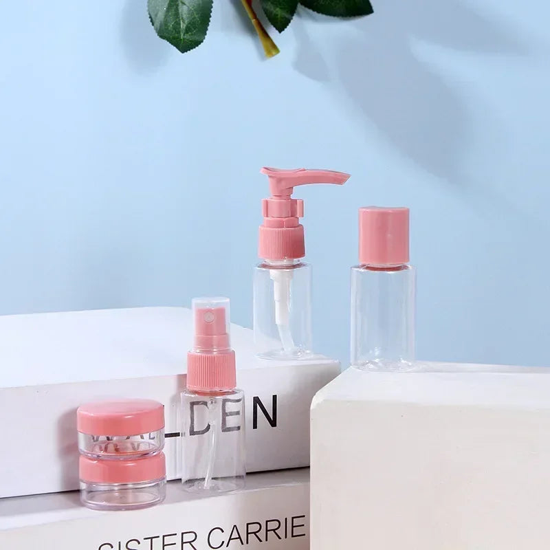 Reiseli Travel Kit | 8-teiliges Flaschenset | Leere Nachfüllbehälter für Shampoo, Lotion & Sprays | Handgepäckgeeignet & Transparent
