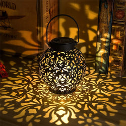Solivanta Lichtkunst Solar Garten-Hängelaterne | Eisenkunst mit Projektionseffekt | Wasserdicht | Für Baum, Balkon & Terrasse