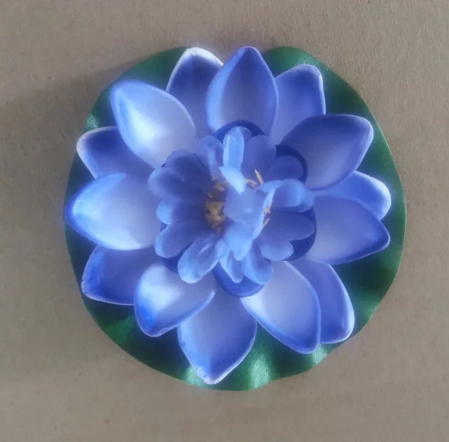 AquaLumea Schwimmende Seerosen Deko | 6er-Set | Realistische Teichblumen aus Schaumkunststoff | Für Garten, Pool & Innenbereich