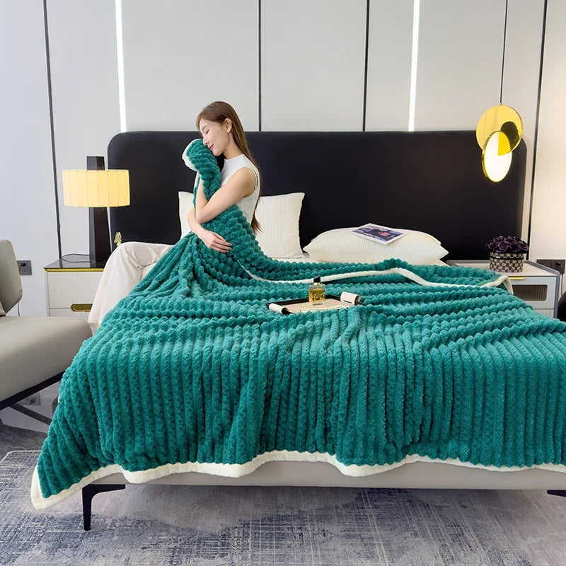 FauxLuxe Kuscheldecke aus Kunstlammfell | Samtweich & Wärmend | Waschbar | Perfekt für Sofa & Bett | Winterdecke