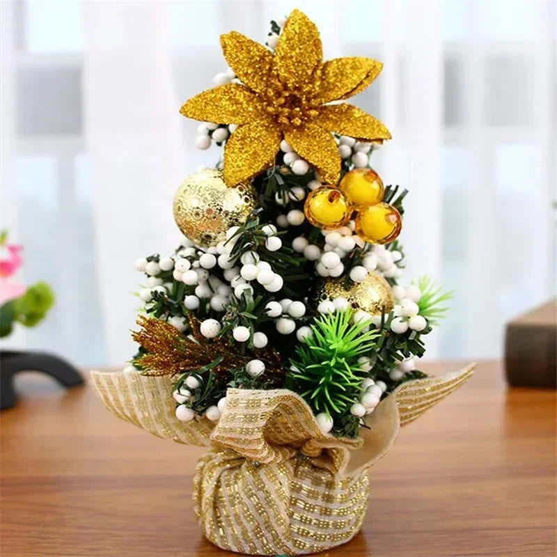 EverJoy | Mini Weihnachtsbaum Tischdekoration | Künstlicher Tannenbaum mit Stofffuß | 20 cm