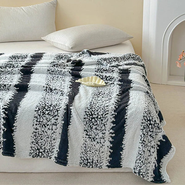 Kuscheldecke Jacquard | Schneeflocken & Streifen | Flauschig & warm | Für Sofa, Büro & Kinder
