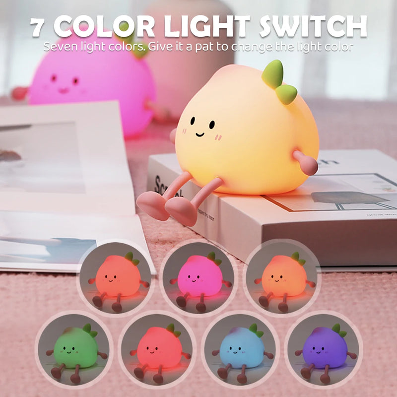 Pfirsich-Nachtlicht PeachyGlow | Silikon | 1200 mAh Akku | Warmweiß 3000K & RGB-Farbwechsel | 3 Helligkeitsstufen