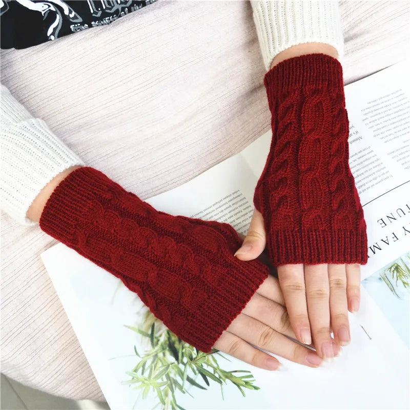 Damen Handschuhe | Modische Strickstulpen | Warm & Fingerlos | Wyntera