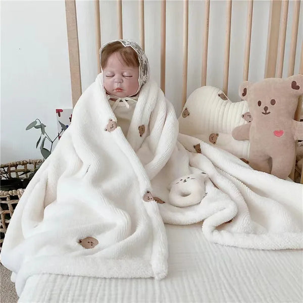 CuddleBear Babydecke | Weiches Fleece | Bestickt mit Bärchen | Kuschelig warm für Herbst & Winter