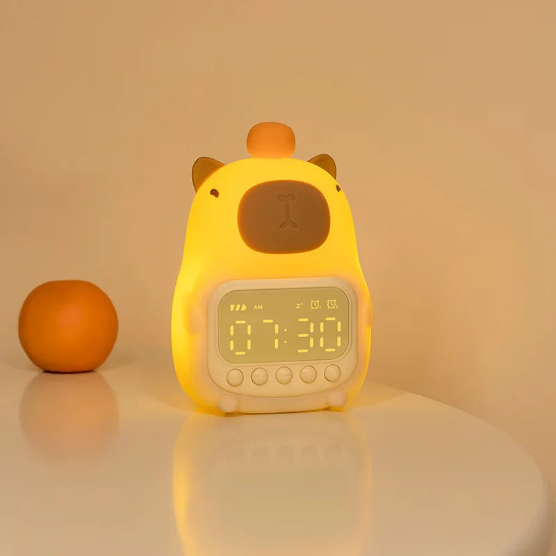 Wecker-Nachtlicht CappyGlow | Capybara-Design | USB-aufladbar 1200 mAh | Dual-Alarm & 30 Min. Auto-Off | Kinder & Schlafzimmer