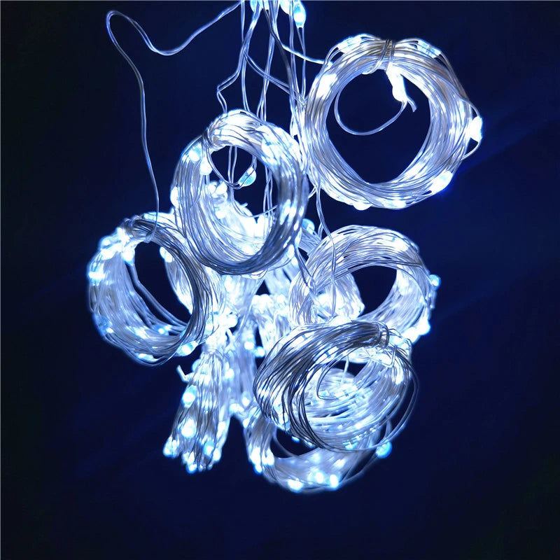 LED Vorhanglichter LumiDrape | USB & Fernbedienung | 8 Modi | 100–600 LEDs | Warmweiß / Weiß / Bunt | Weihnachts- & Partybeleuchtung
