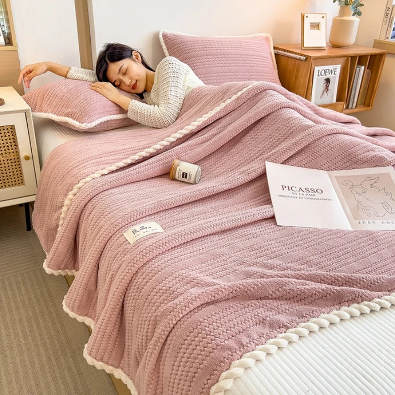 Wohndecke WarmHug | Flauschiges Flanell | Kariertes Design | Für Sofa & Bett | Vier Jahreszeiten