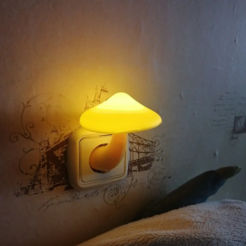LED Nachtlicht Lumipilz | Mit Dämmerungssensor | Warmgelb & Energiesparend | 8×10 cm