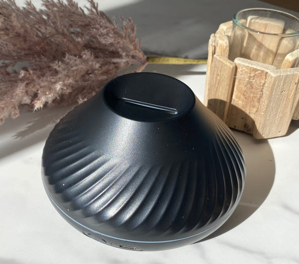 LumiFlare Aromadiffusor | Flammeneffekt & Beruhigender Nebel | 130 ml | Für Entspannung & Wohlfühlatmosphäre