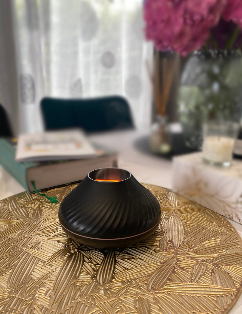 LumiFlare Aromadiffusor | Flammeneffekt & Beruhigender Nebel | 130 ml | Für Entspannung & Wohlfühlatmosphäre