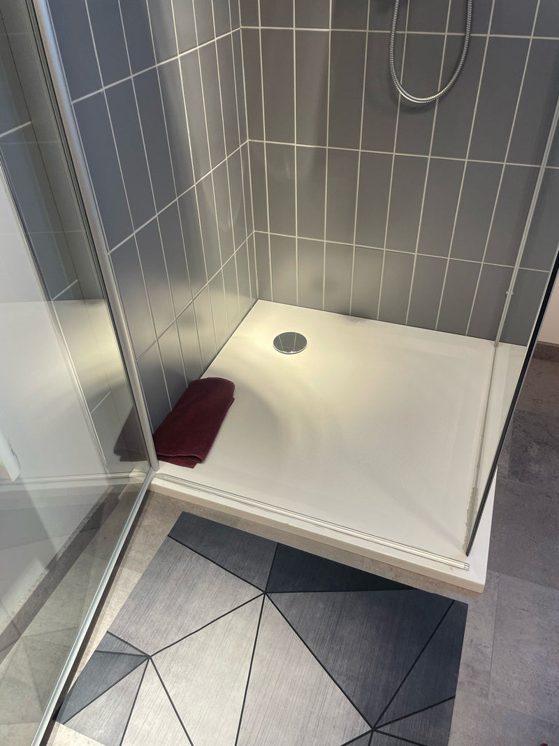 DryLux – Genießen Sie trockene Füße und ein luxuriöses Badeerlebnis!