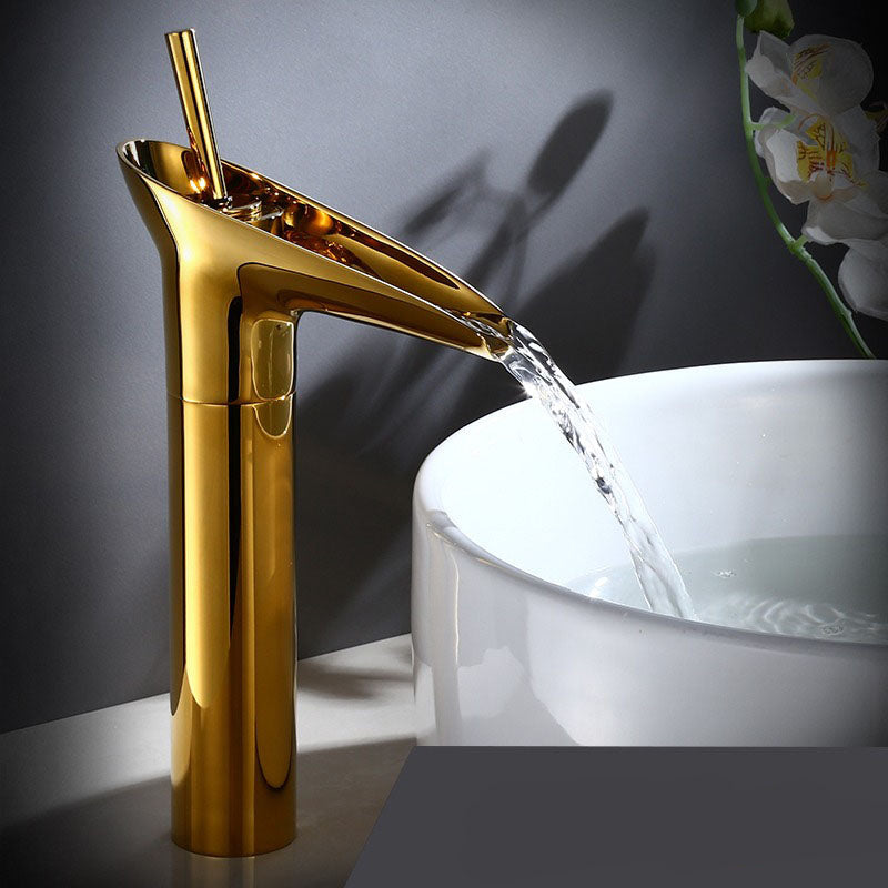 AquaVintura Antiker Wasserfall-Waschtischhahn | Messingarmatur mit Einhandmischer | Warm- & Kaltwasser | Bronzeoptik