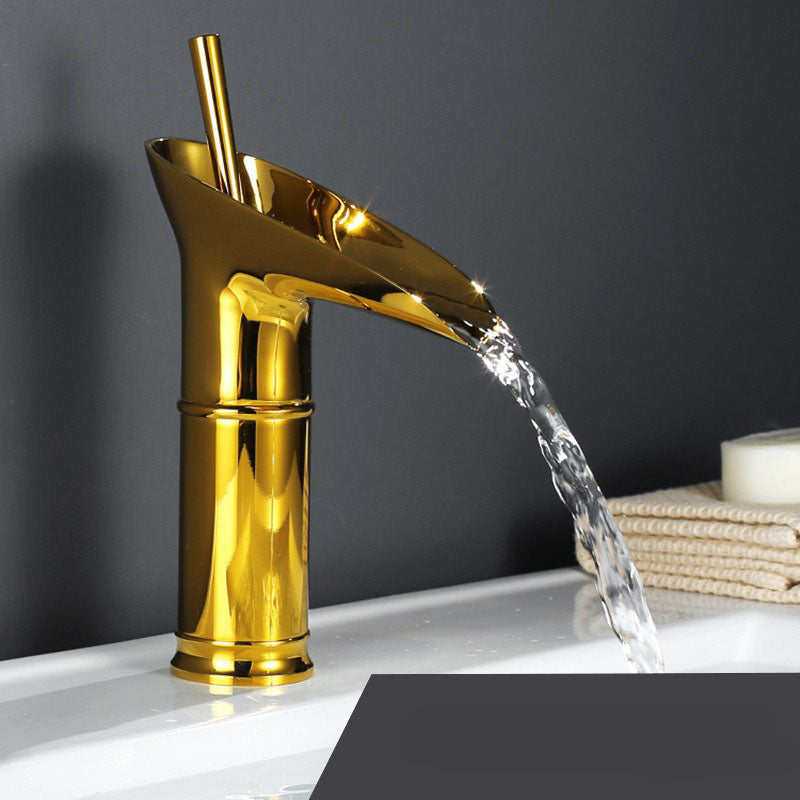 AquaVintura Antiker Wasserfall-Waschtischhahn | Messingarmatur mit Einhandmischer | Warm- & Kaltwasser | Bronzeoptik