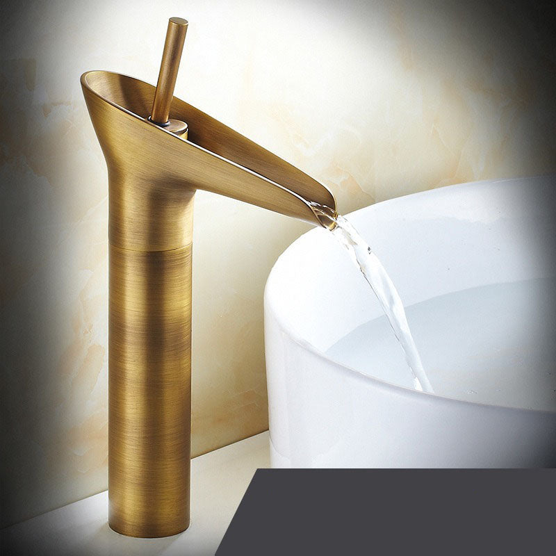 AquaVintura Antiker Wasserfall-Waschtischhahn | Messingarmatur mit Einhandmischer | Warm- & Kaltwasser | Bronzeoptik