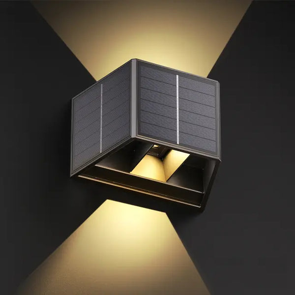 Solavora Solar Wandleuchte Außen | 3 Solarpanels | Warmweißes LED-Licht | IP65 Wetterfest