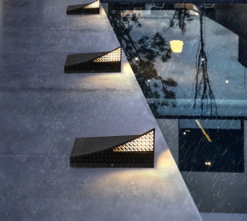 Solar-Wandleuchte Pyramalux | Intelligente Sensorsteuerung | Wetterfest IP65 | Edelstahl & Aluminium | Ø 30 cm