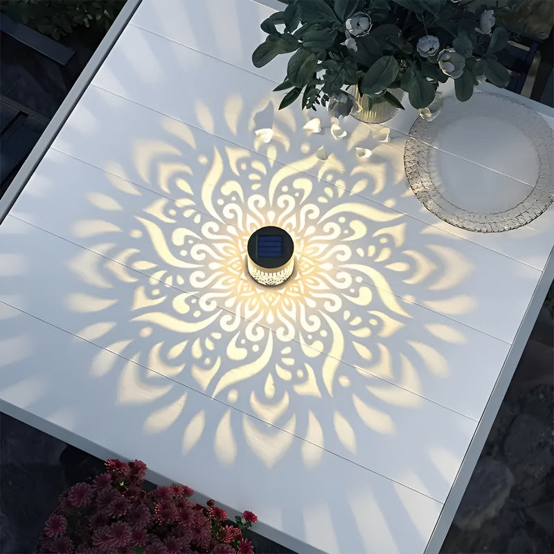 Solavero Solar Wandleuchte | Warmweißes LED-Licht | IP65 Wetterfest | Modernes Cut-Out-Design