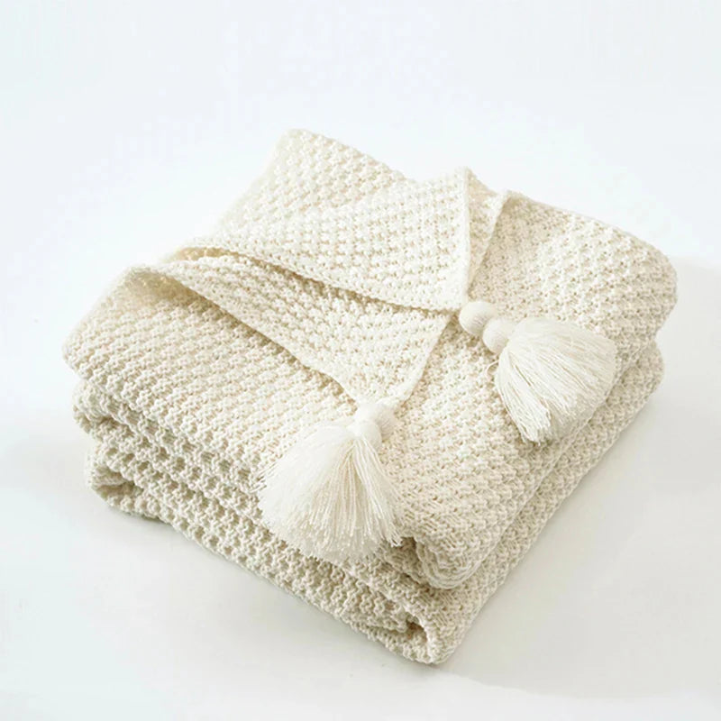 Wolldecke ArcticHaven | Skandinavisches Design mit Quasten & Kugeln | Warm & Stilvoll
