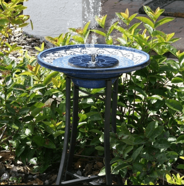 WaterGlow – Solarbetriebener Brunnen mit LED und 4 verschiedenen Wasserstrahlmustern!