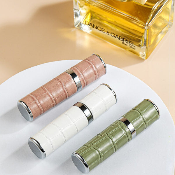 Aromova PocketScent Parfüm Zerstäuber To Go | Nachfüllbar & Auslaufsicher | 5 ml Leder-Design