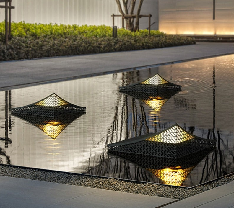 Solar-Wandleuchte Pyramalux | Intelligente Sensorsteuerung | Wetterfest IP65 | Edelstahl & Aluminium | Ø 30 cm