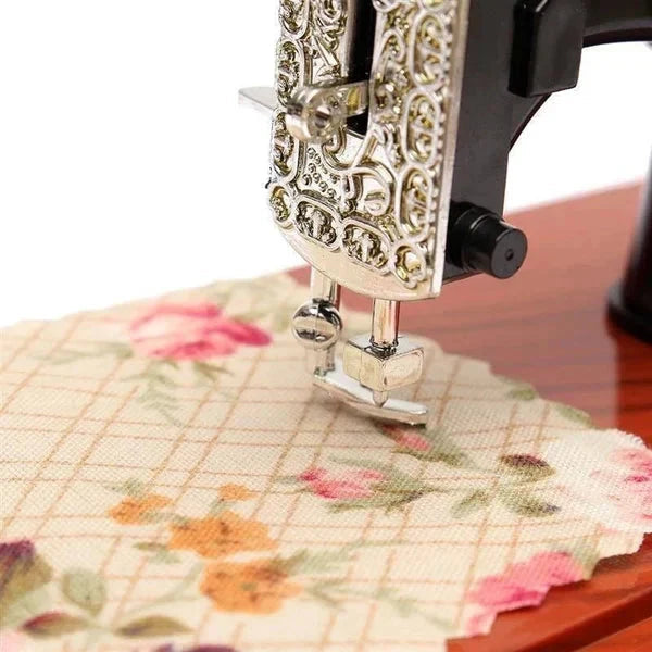 MelodyStitch – Die Vintage-Nähmaschinen-Spieluhr