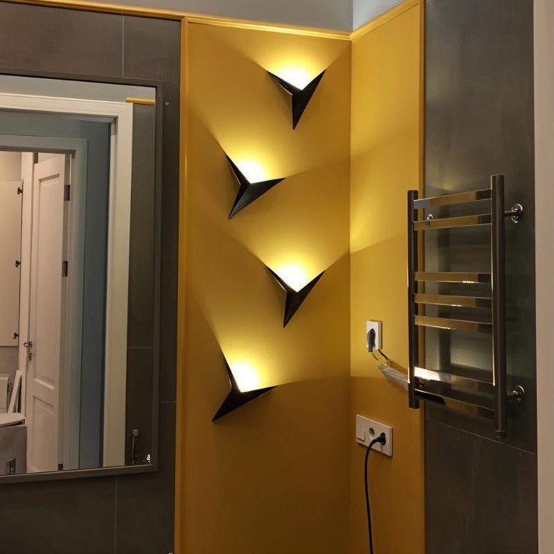 Lucenno Moderne Wandleuchte | Warmweißes LED-Licht | Metall & Glas | 30×20 cm | 8W Energiesparend