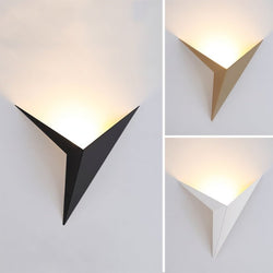 Lucenno Moderne Wandleuchte | Warmweißes LED-Licht | Metall & Glas | 30×20 cm | 8W Energiesparend