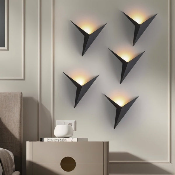 Lucenno Moderne Wandleuchte | Warmweißes LED-Licht | Metall & Glas | 30×20 cm | 8W Energiesparend