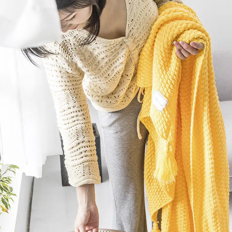 Wolldecke ArcticHaven | Skandinavisches Design mit Quasten & Kugeln | Warm & Stilvoll