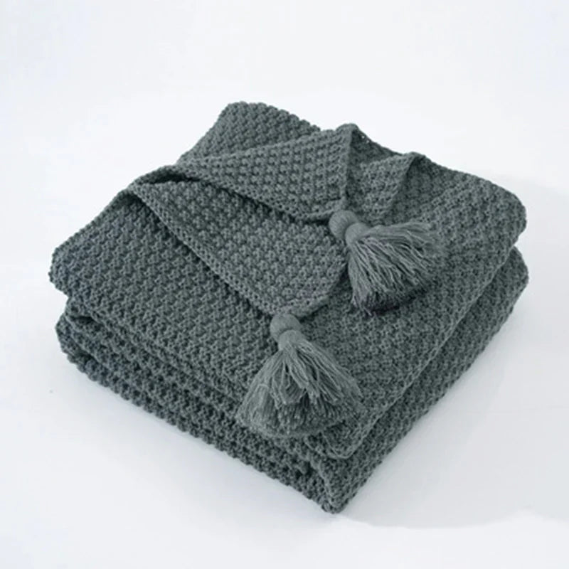 Wolldecke ArcticHaven | Skandinavisches Design mit Quasten & Kugeln | Warm & Stilvoll