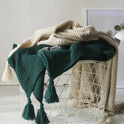 Wolldecke ArcticHaven | Skandinavisches Design mit Quasten & Kugeln | Warm & Stilvoll