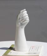 ArteHand Vase | Keramik Handform | Glänzende Oberfläche | Künstlerisches Wohnaccessoire