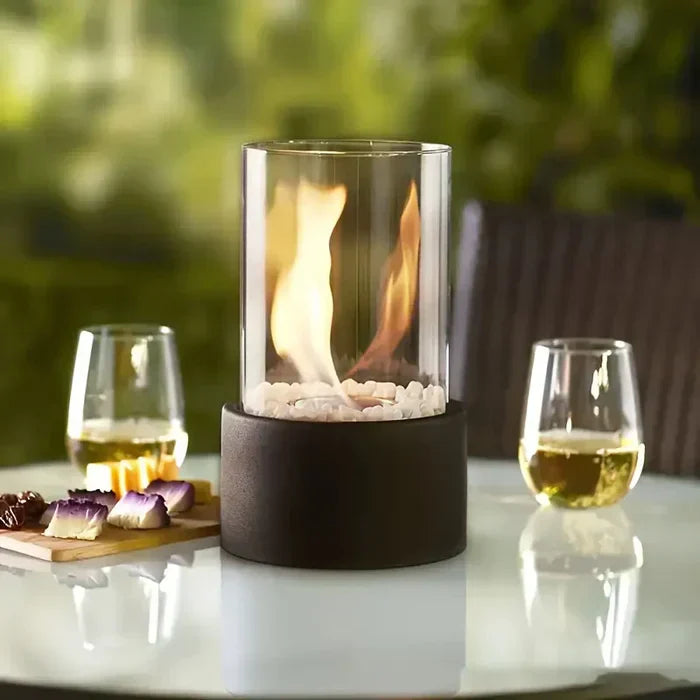 Tischlaterne FlammaLume | Tragbare Deko-Feuerlampe | Modernes Design & Flammeneffekt | Für Innen & Außen | Rund aus Stahl & Glas