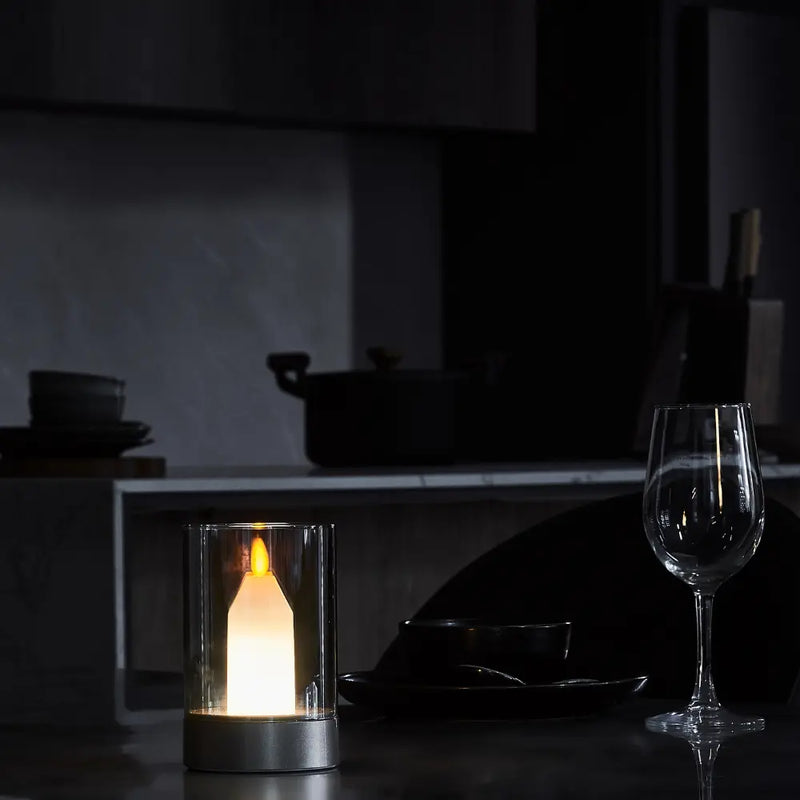 LED Kerze GlowCandle | Handgesten-Steuerung | Warmweißes Licht | 8,6 x 13 cm