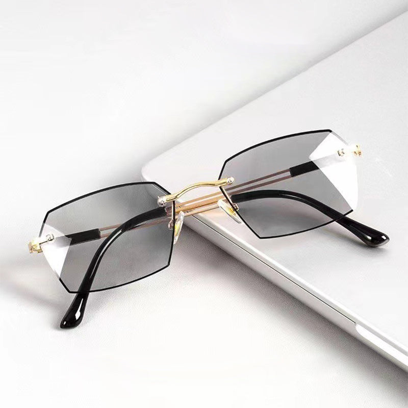 GlareBlock – Die smarte 2-in-1 Brille für drinnen & draußen!