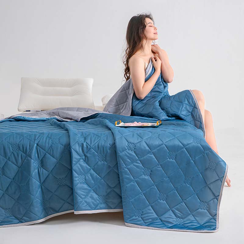 ChillBreeze – Die Decke für kühlen, erholsamen Schlaf an warmen Nächten!