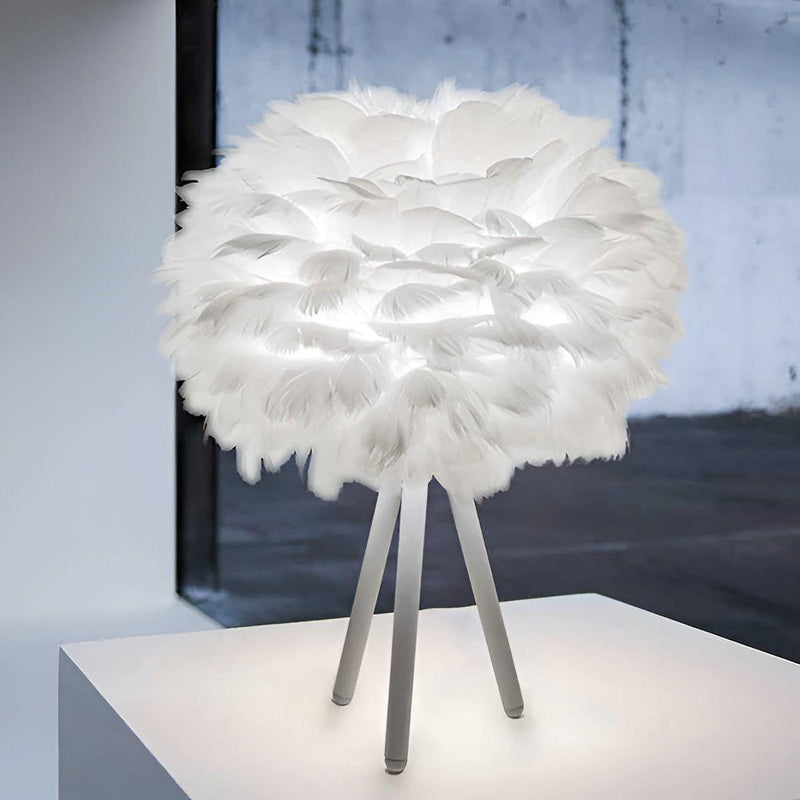 Plumalux Tischlampe mit Gänsefedern | Dimmbar & Elegant | Warmes Licht & Luxuriöses Design
